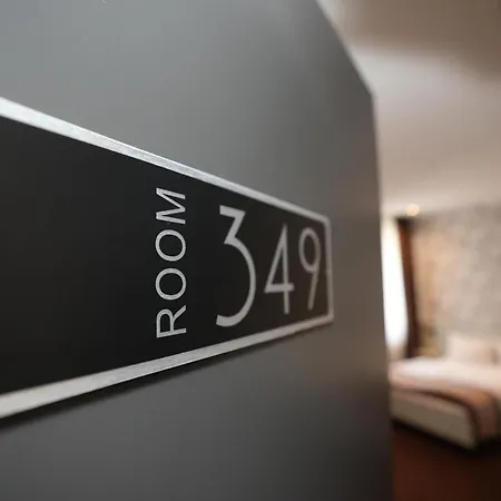 Attaché An Der Messe Hotel 3*