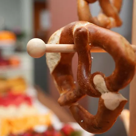 Hotel Attaché An Der Messe 3*