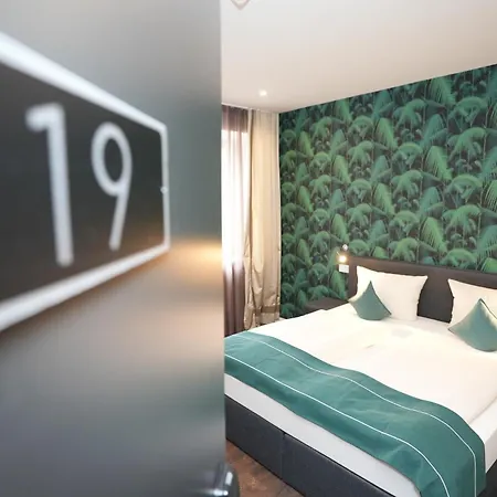 Attaché An Der Messe Hotel 3*