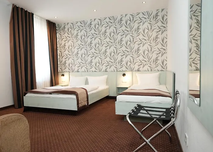 Hotel Attaché An Der Messe 3*