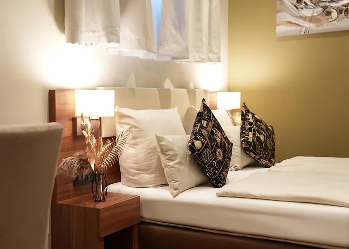 Attaché An Der Messe Hotel 3*