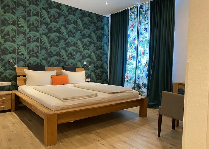 Attaché An Der Messe Francoforte sul Meno