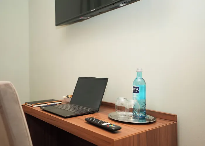 Hotel Attaché An Der Messe 3*