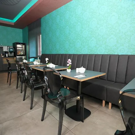 호텔 아타체 안 데르 메세 프랑크푸르트