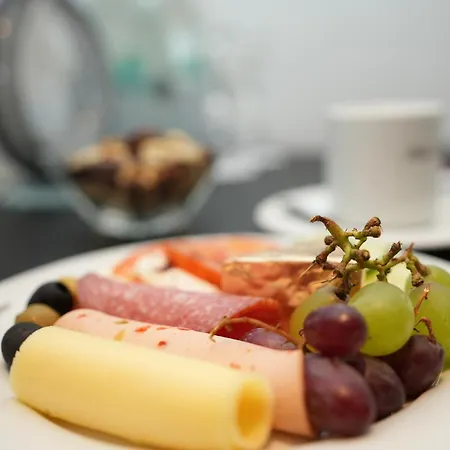 아타체 안 데르 메세 3*