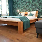 Hotel Attache An Der Messe 3*