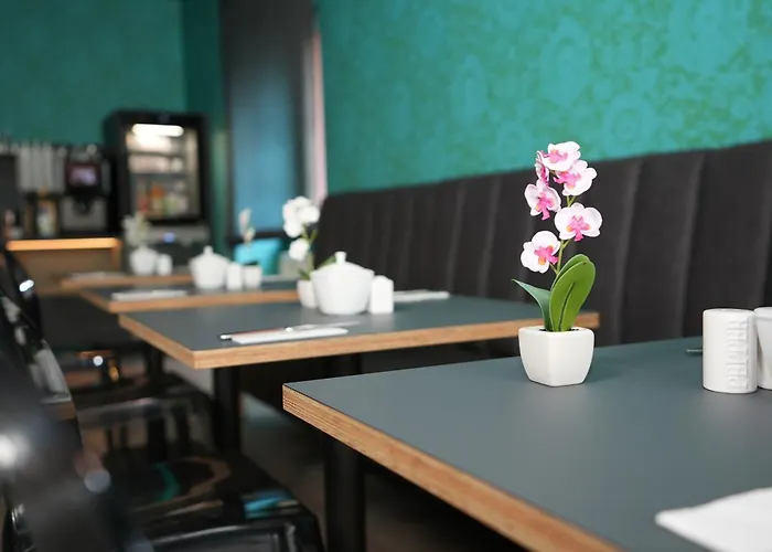 ホテル アタッシェ アン デア メッセ 3*