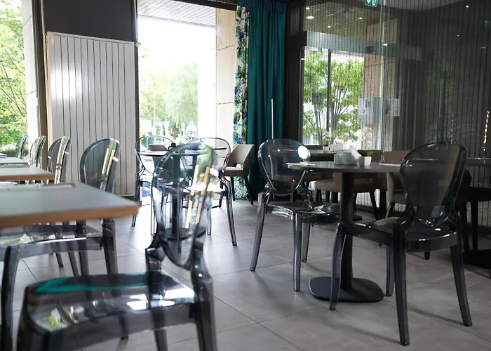 アタッシェ アン デア メッセ