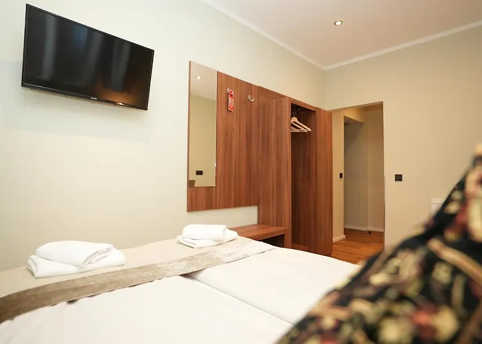 アタッシェ アン デア メッセ フランクフルト