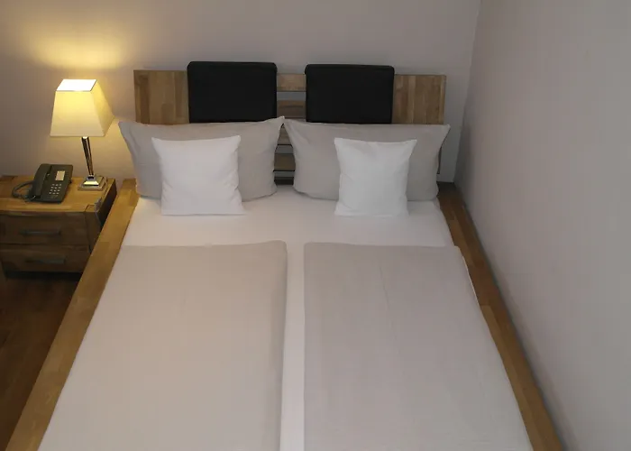 아타체 안 데르 메세 3*