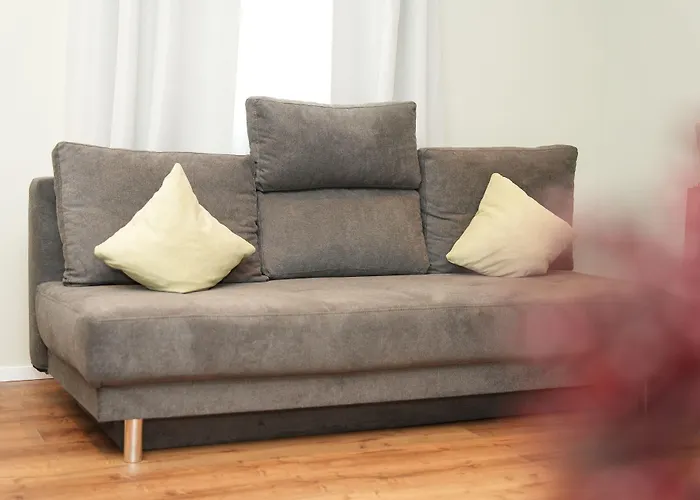 アタッシェ アン デア メッセ 3*